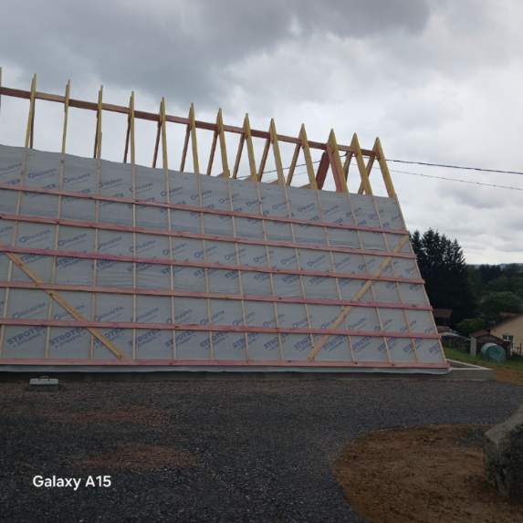A-Frame XL Saulcy-sur-Meurthe : membrane et chevrons avant la toiture