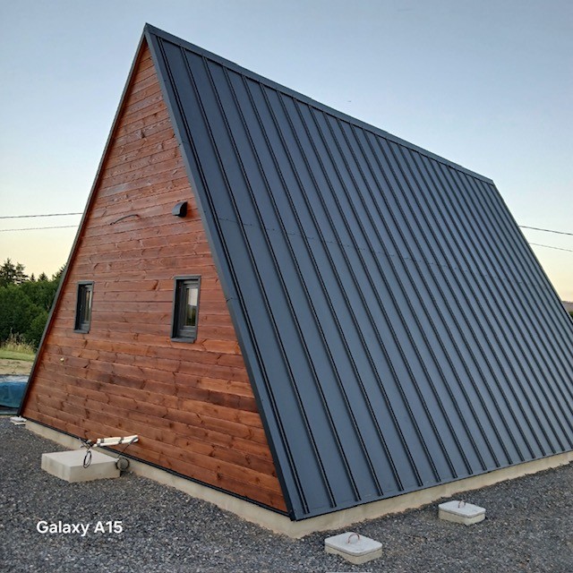 A-Frame XL Saulcy-sur-Meurthe : bardage bois et toiture bac acier