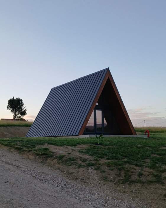 A-Frame XL Saulcy-sur-Meurthe : la maison terminée dans le paysage