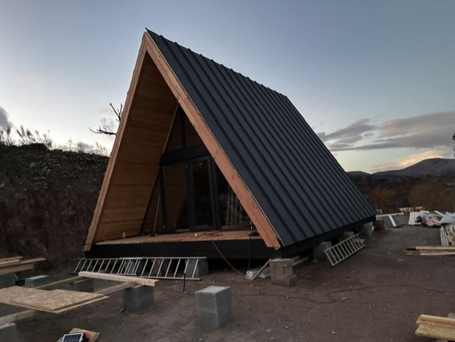 A-Frame Durban-Corbières : maison hors d’eau, toiture bac acier