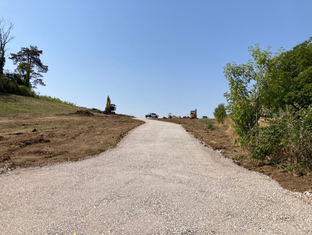 Maison en A personnalisée Jura : chemin d’accès au chantier