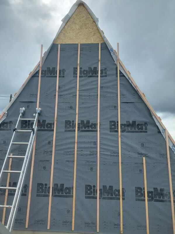 A-Frame XL Saulcy-sur-Meurthe : pignon avec membrane et liteaux