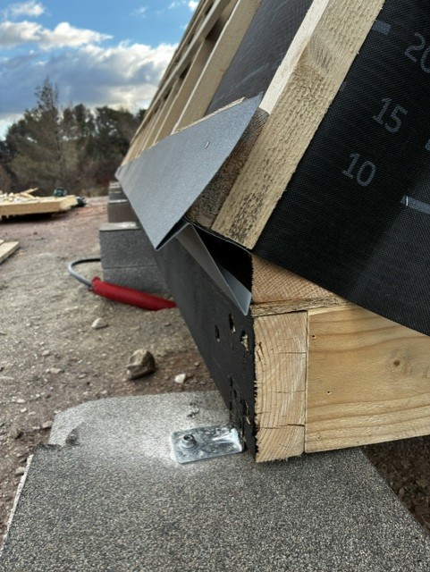 A-Frame Durban-Corbières : détail du bas de toiture